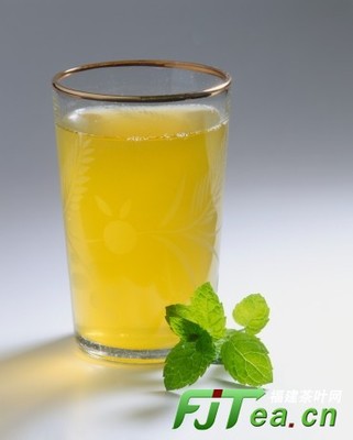 功能性茶飲料的崛起 在行業(yè)下滑中探尋“復合”新路徑